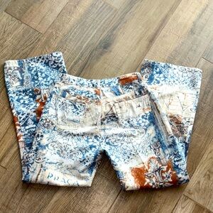 Karen Kane jeans/ light weight in a size 8 pretty fun print!